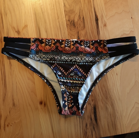 No brand swim suit, size S. - Picture 4 of 6